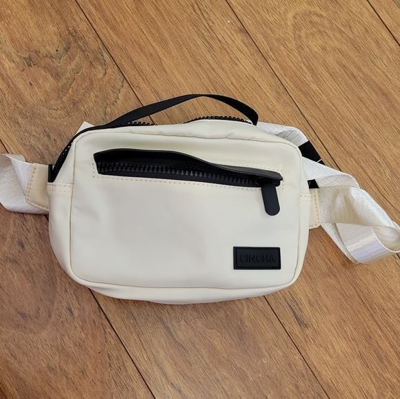 Cinch Women's Cream and Black Crossbody Bag - Picture 2 of 12